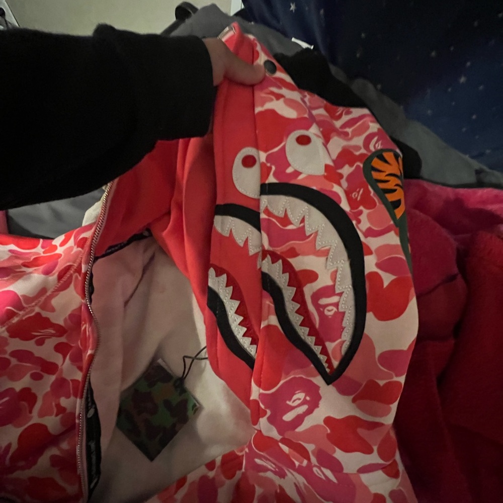 Bapesta pink zip up
Colorful graphic hoodie
Pink bape zip up hoodie - Picture 5 of 7
